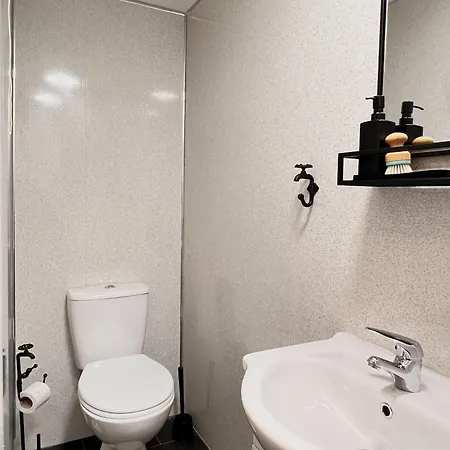 Original One Bedroom Apartment Next To Winter Gardens With Free On-Site Parking, Blackpool Esterno foto
